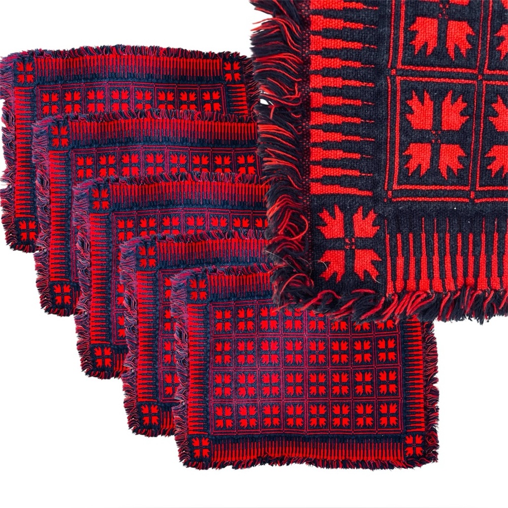 STRIKING Set /5 Placemats Red & Navy Maple Leaf Folk Quilt Style Pattern Quality